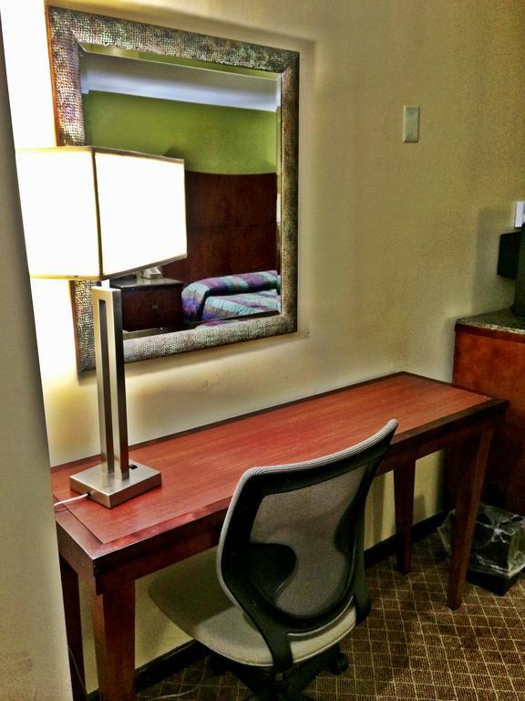 Sullivan Trail Inn & Suites Pocono Lake Εξωτερικό φωτογραφία