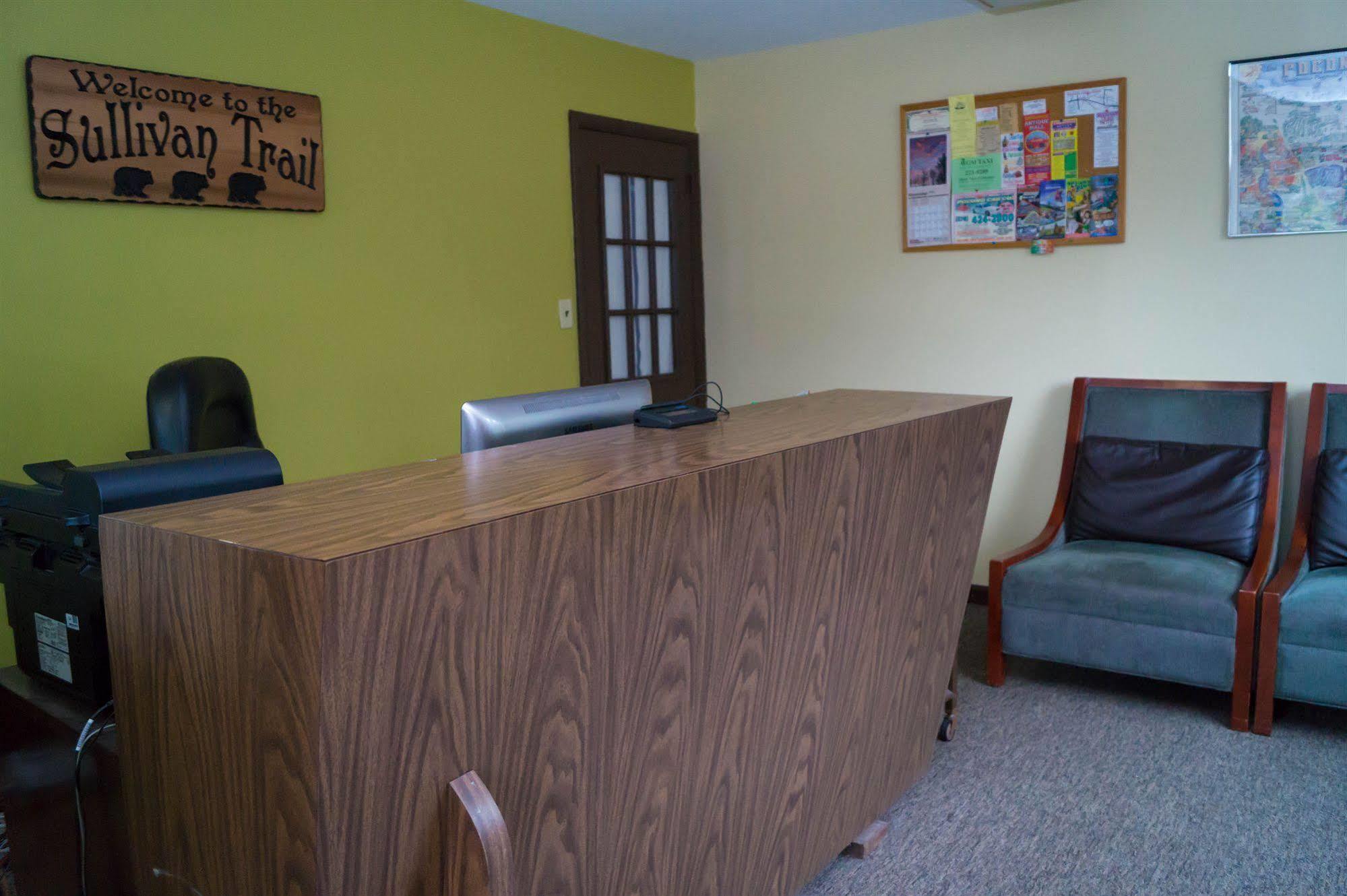Sullivan Trail Inn & Suites Pocono Lake Εξωτερικό φωτογραφία