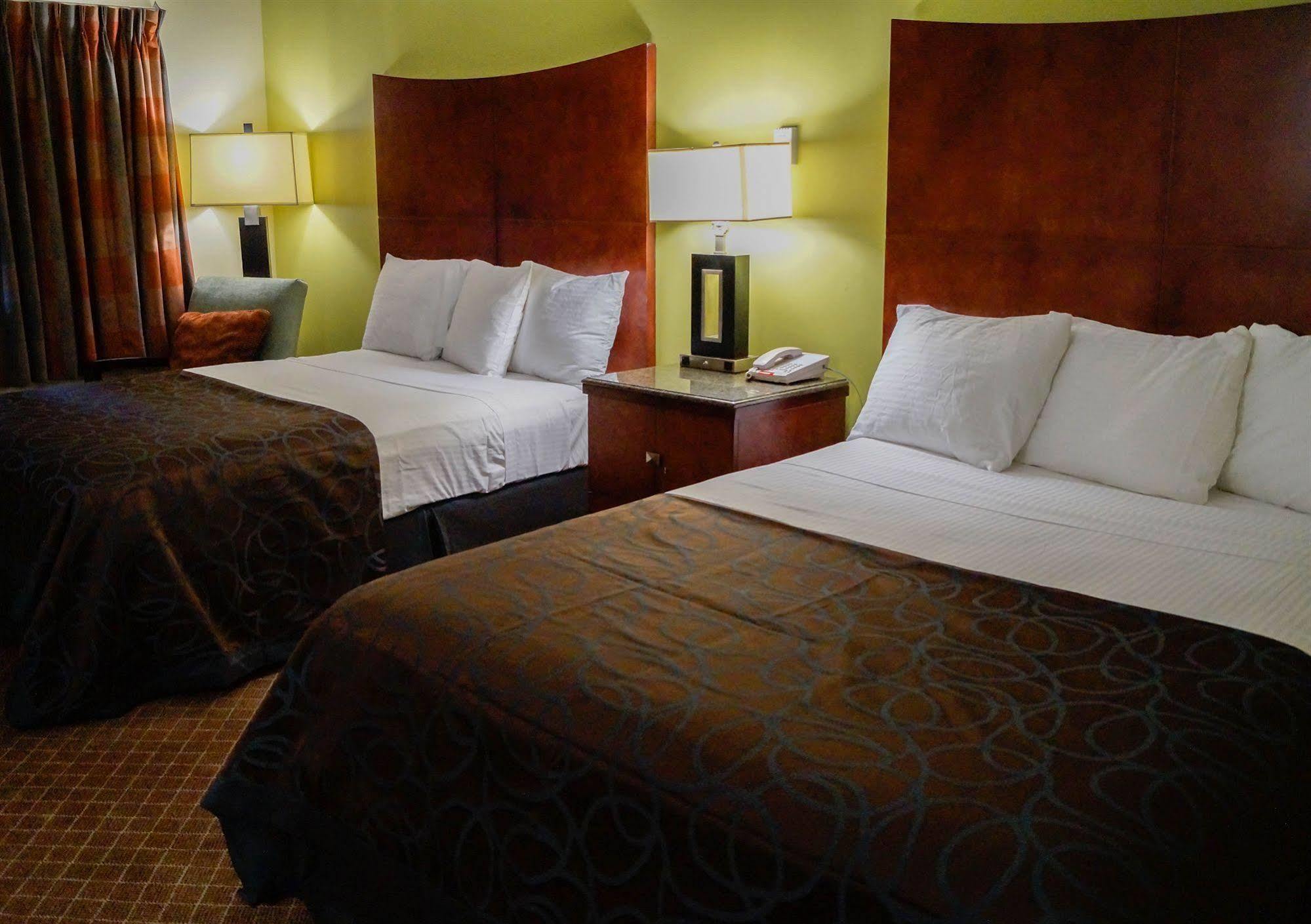 Sullivan Trail Inn & Suites Pocono Lake Εξωτερικό φωτογραφία