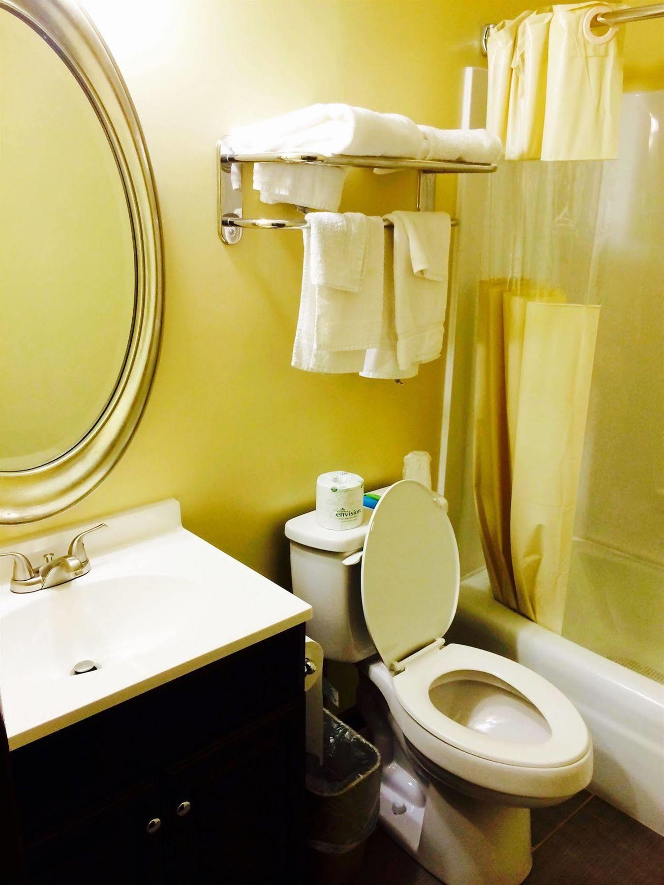 Sullivan Trail Inn & Suites Pocono Lake Εξωτερικό φωτογραφία