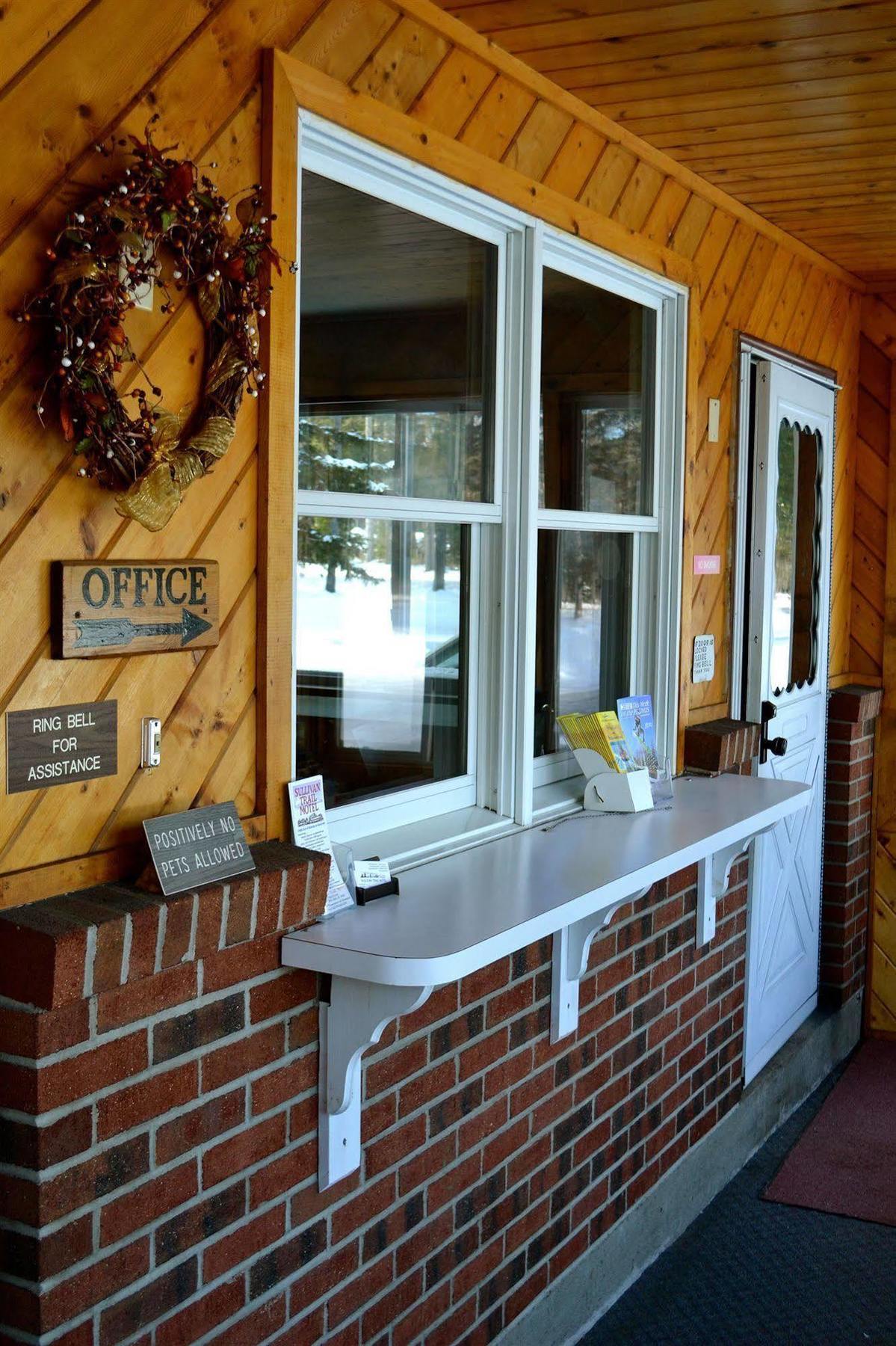 Sullivan Trail Inn & Suites Pocono Lake Εξωτερικό φωτογραφία