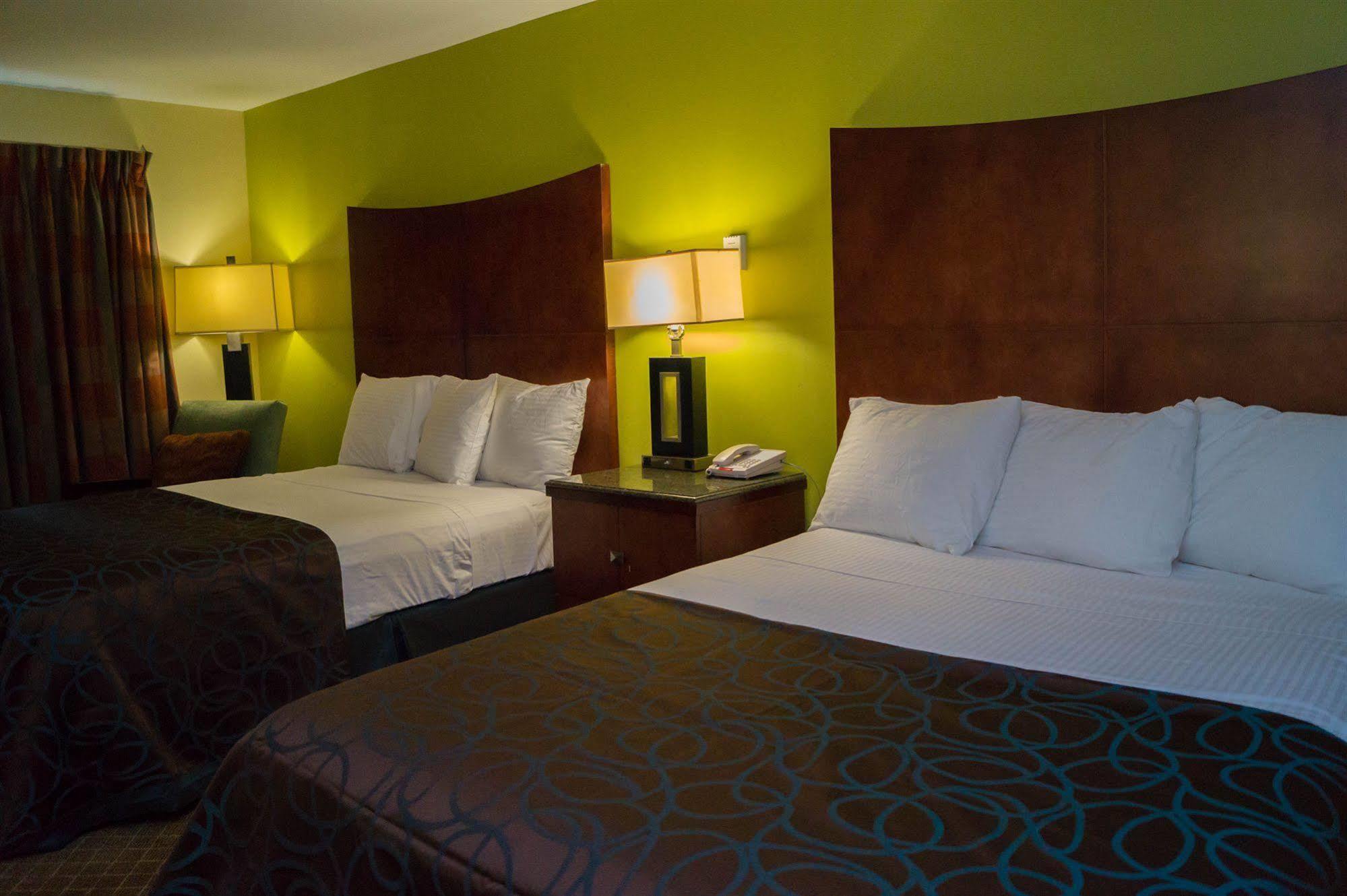 Sullivan Trail Inn & Suites Pocono Lake Εξωτερικό φωτογραφία