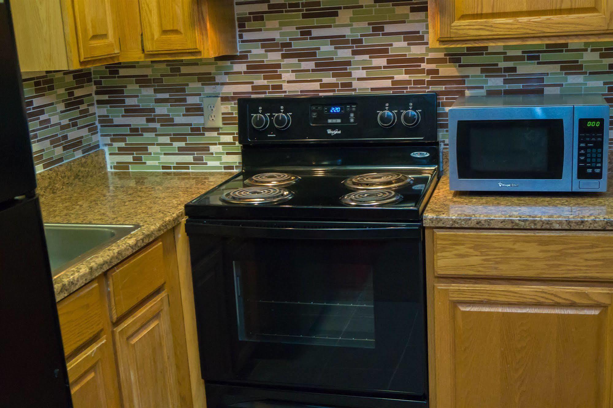 Sullivan Trail Inn & Suites Pocono Lake Εξωτερικό φωτογραφία
