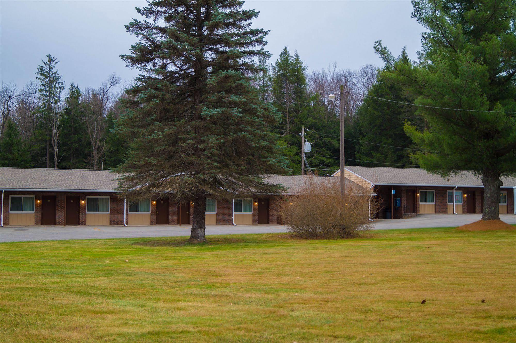 Sullivan Trail Inn & Suites Pocono Lake Εξωτερικό φωτογραφία